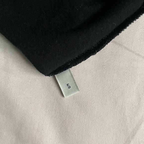 GUCCI Unisex Black Tee Shirt with Vintage Washed Logo in Size Small - Picture 7 of 9